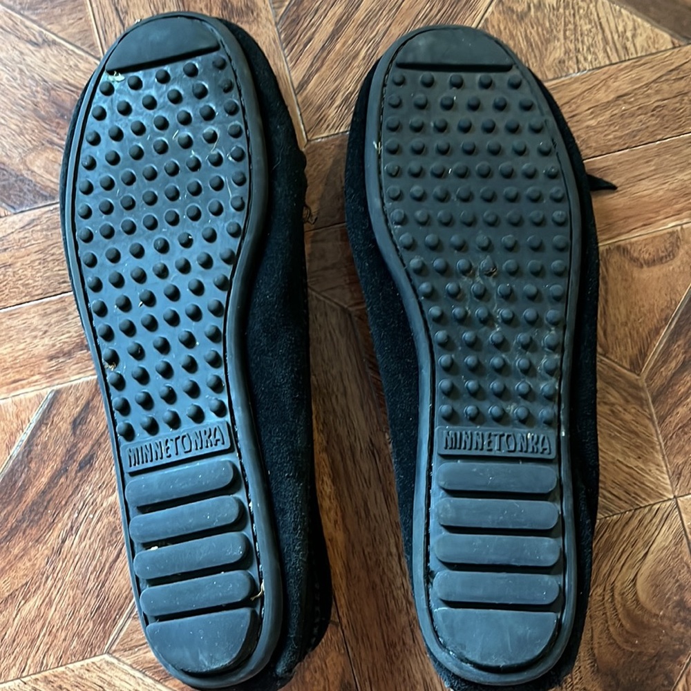 Minnetonka Black Suede Beaded Moccasin Flats - Picture 4 of 6